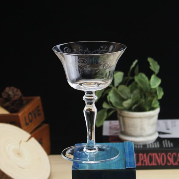 Classic Charm Retro Cocktail Glasses