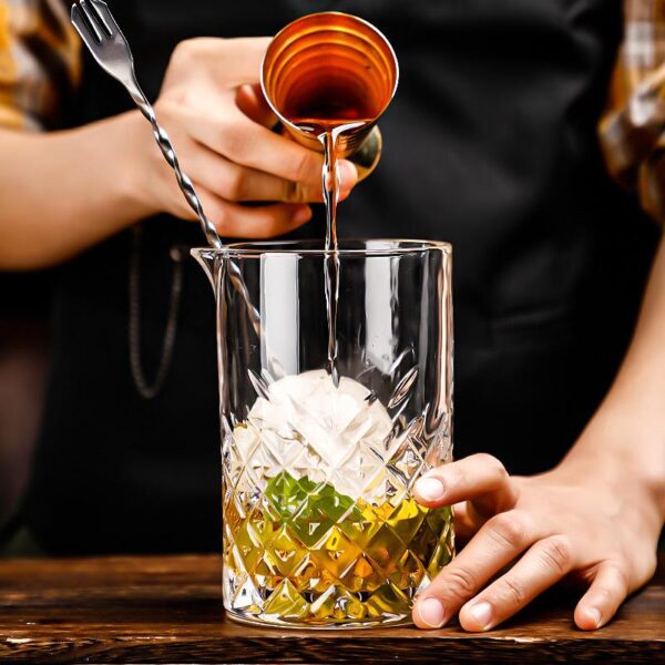 Cocktail mixing glass